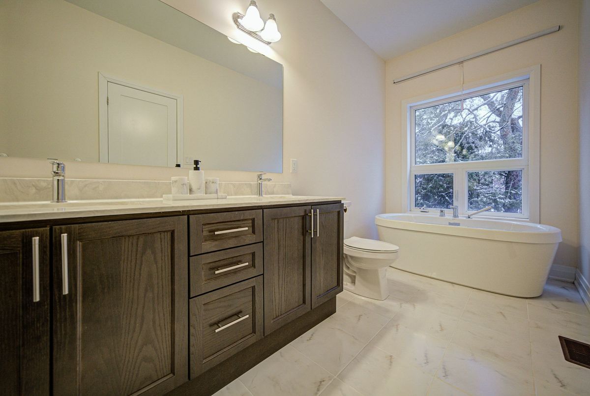 42 Causland Lane Richmond Hill 42 Causland Lane Richmond Hill