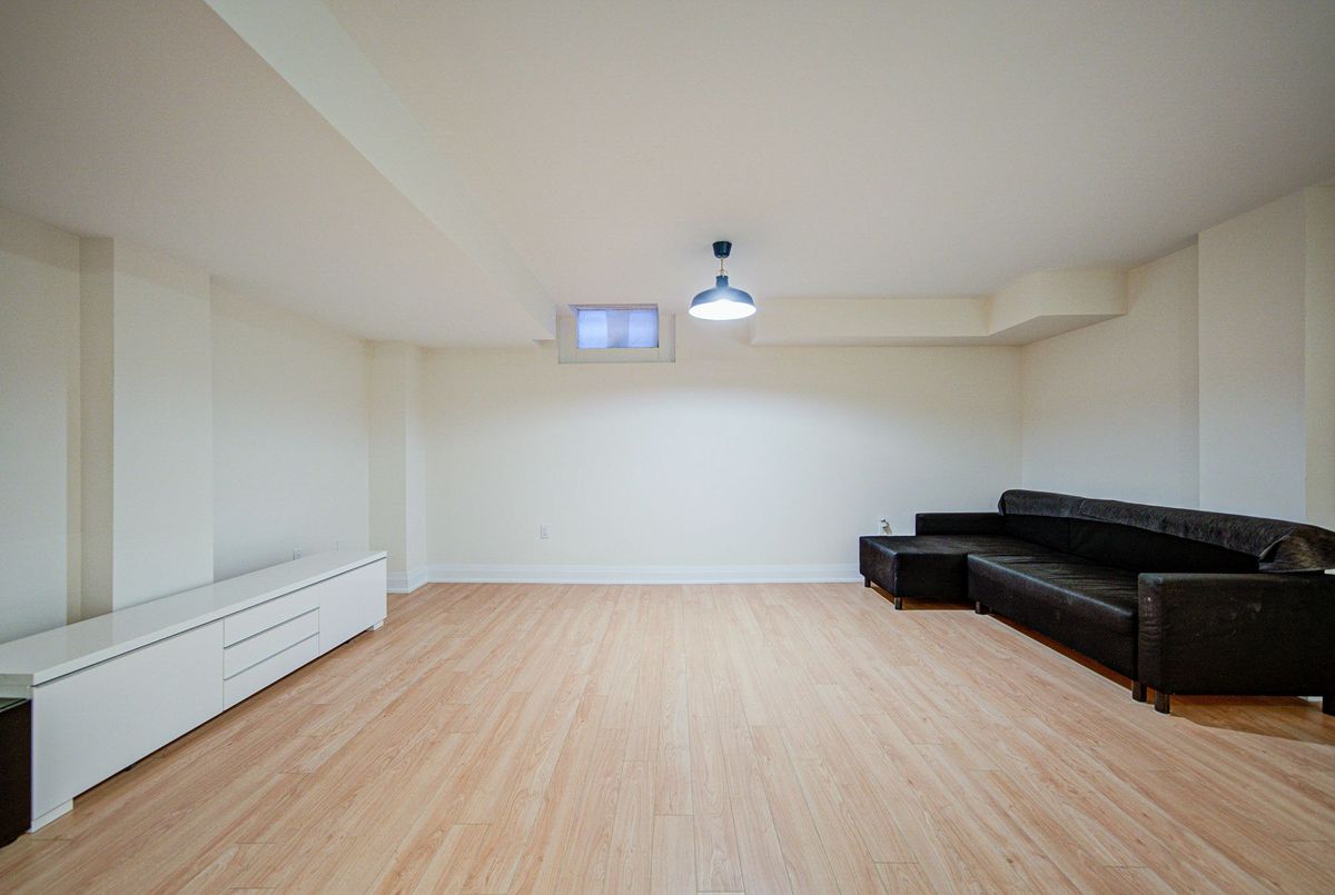 42 Causland Lane Richmond Hill 42 Causland Lane Richmond Hill