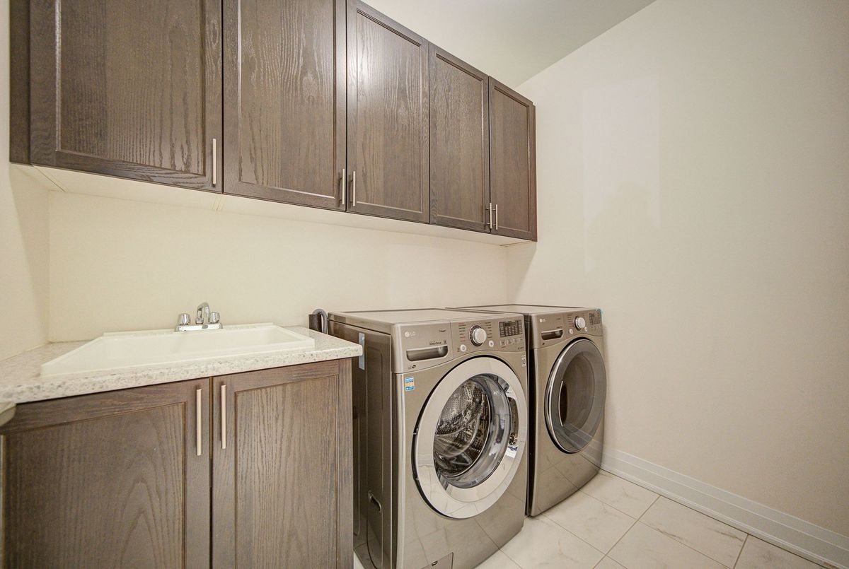 42 Causland Lane Richmond Hill 42 Causland Lane Richmond Hill