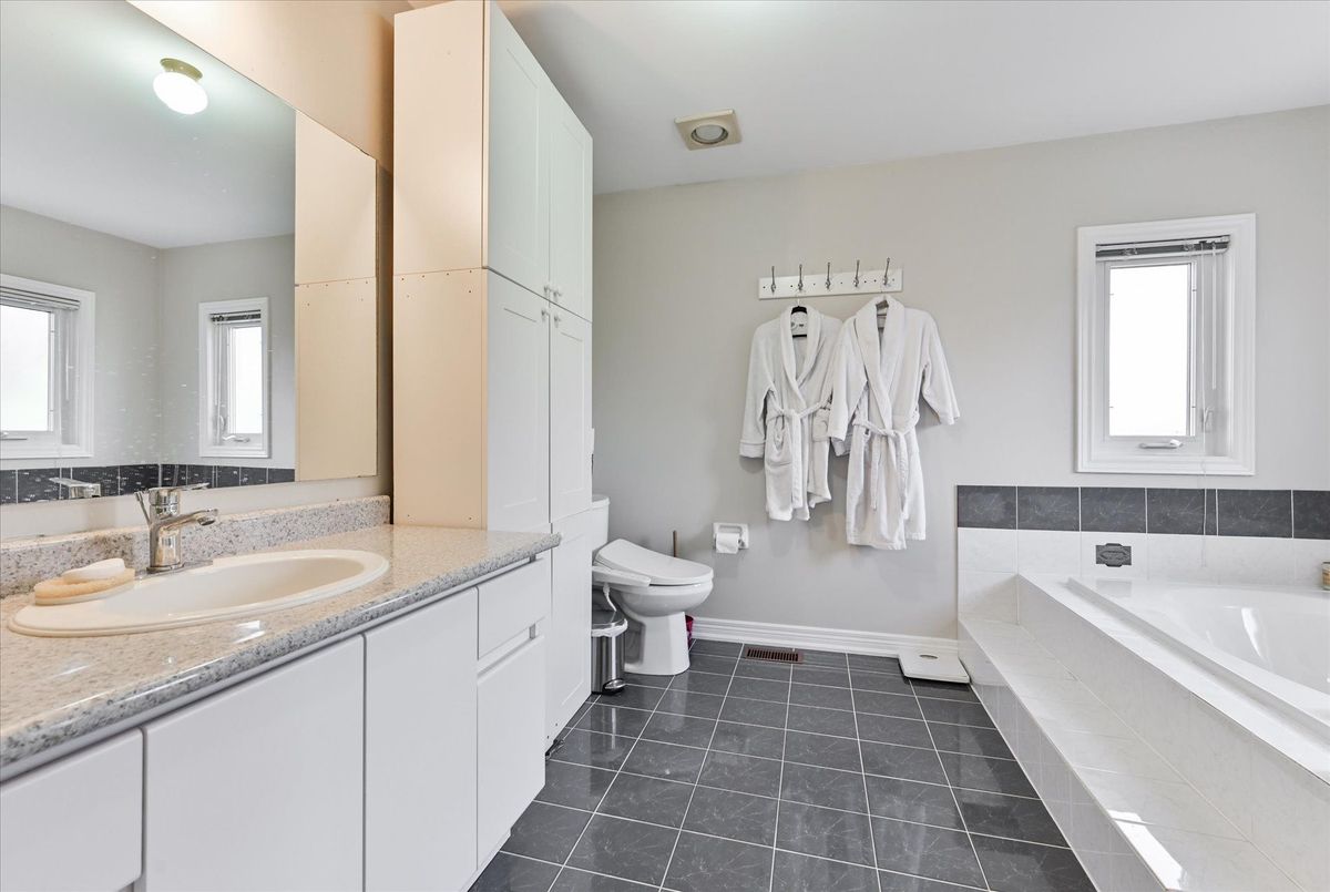 581 Wycliffe Avenue Vaughan 581 Wycliffe Avenue Vaughan