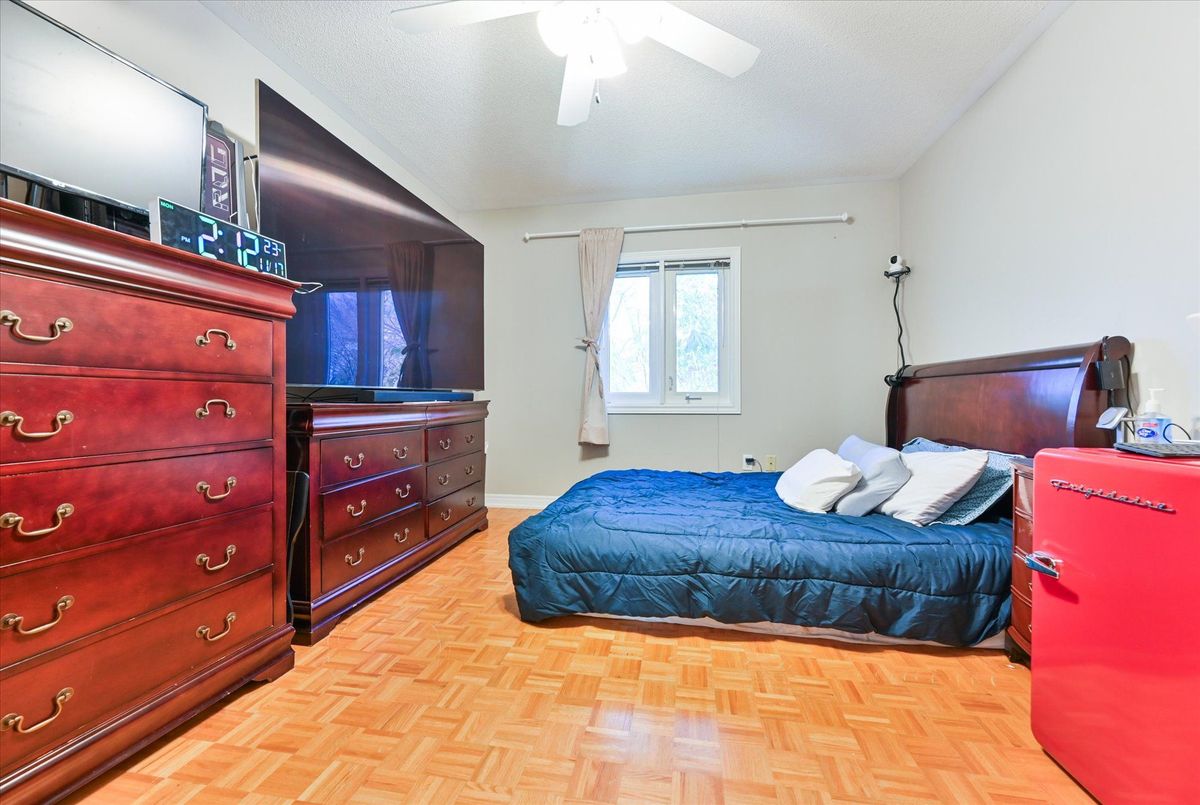 581 Wycliffe Avenue Vaughan 581 Wycliffe Avenue Vaughan