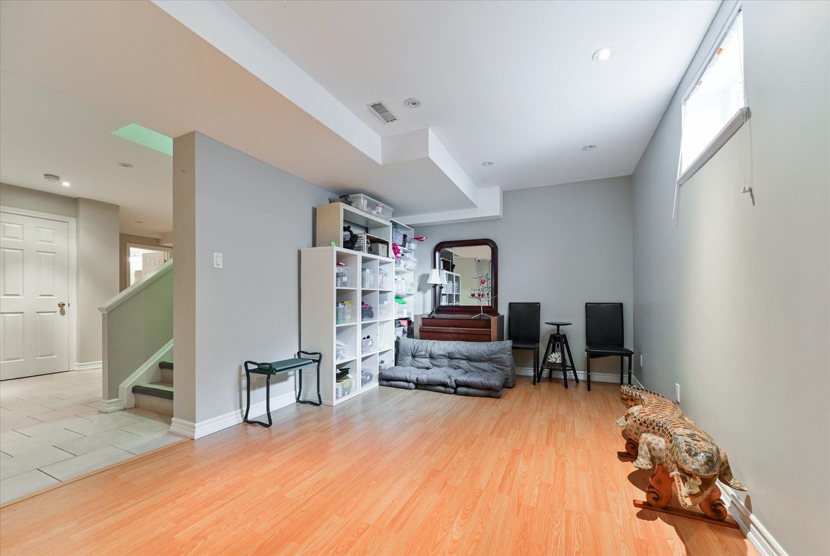 581 Wycliffe Avenue Vaughan 581 Wycliffe Avenue Vaughan