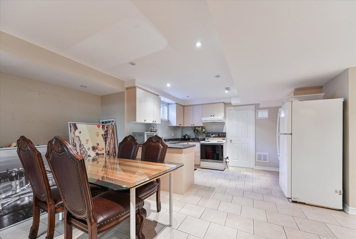 581 Wycliffe Avenue Vaughan 581 Wycliffe Avenue Vaughan