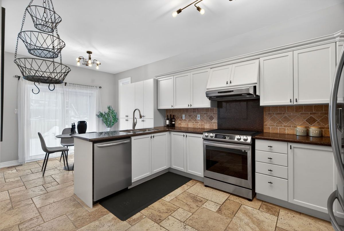 80 Gardiner Drive Bradford West Gwillimbury 80 Gardiner Drive Bradford West Gwillimbury