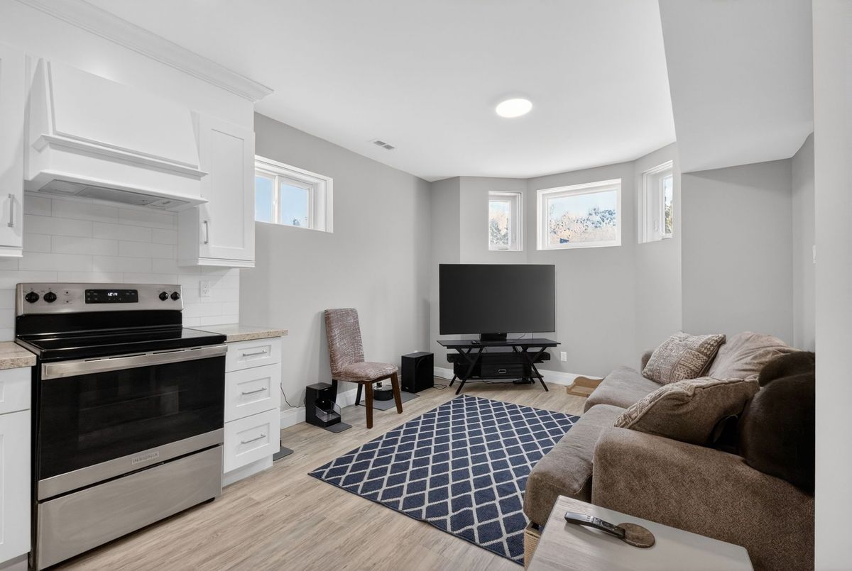 80 Gardiner Drive Bradford West Gwillimbury 80 Gardiner Drive Bradford West Gwillimbury