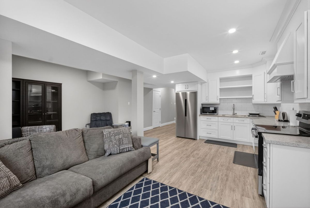 80 Gardiner Drive Bradford West Gwillimbury 80 Gardiner Drive Bradford West Gwillimbury