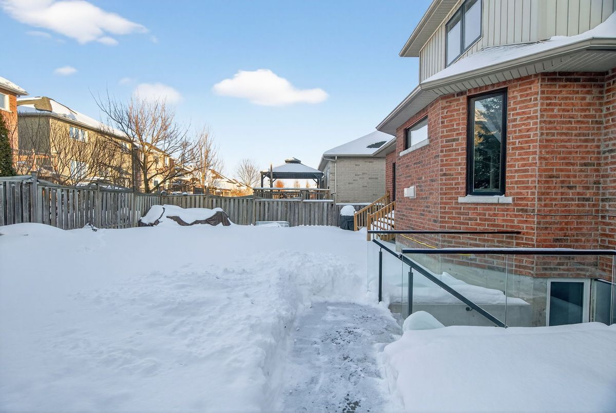 80 Gardiner Drive Bradford West Gwillimbury 80 Gardiner Drive Bradford West Gwillimbury