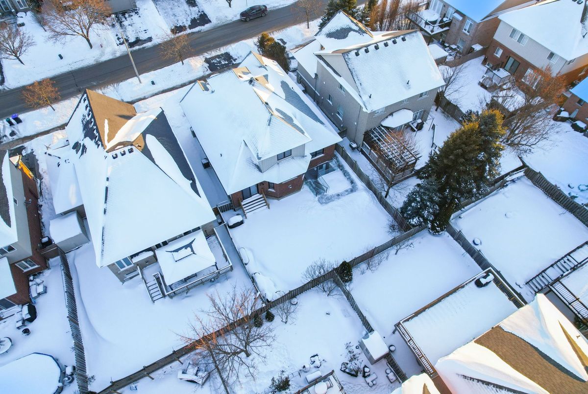 80 Gardiner Drive Bradford West Gwillimbury 80 Gardiner Drive Bradford West Gwillimbury