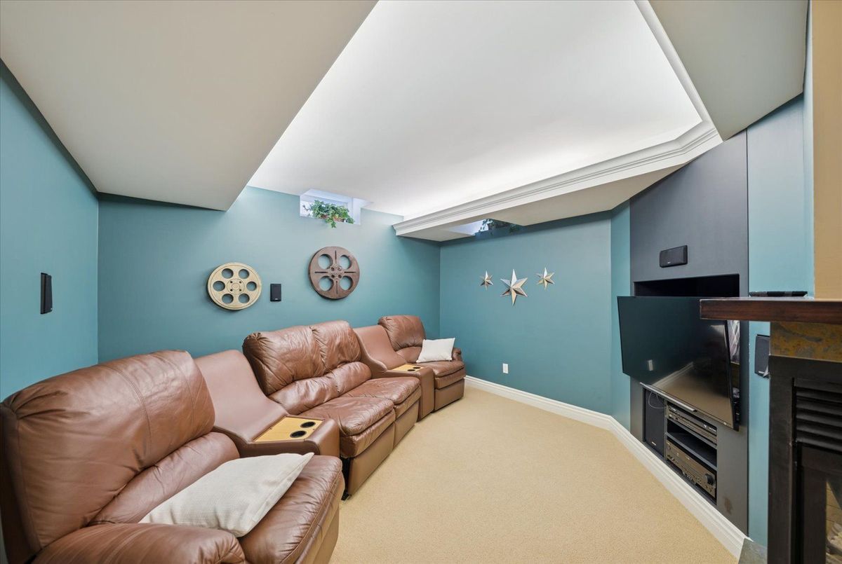 9 Winterport Court Richmond Hill 9 Winterport Court Richmond Hill