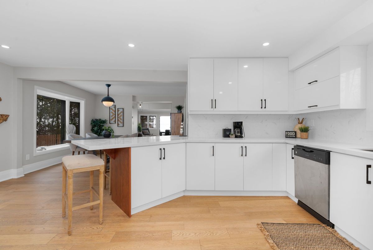 943 Barry Avenue Innisfil 943 Barry Avenue Innisfil