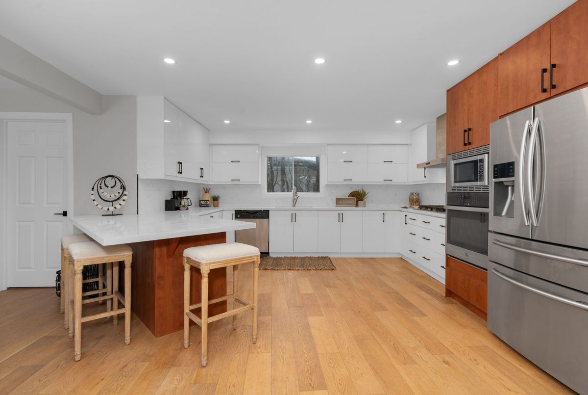 943 Barry Avenue Innisfil 943 Barry Avenue Innisfil