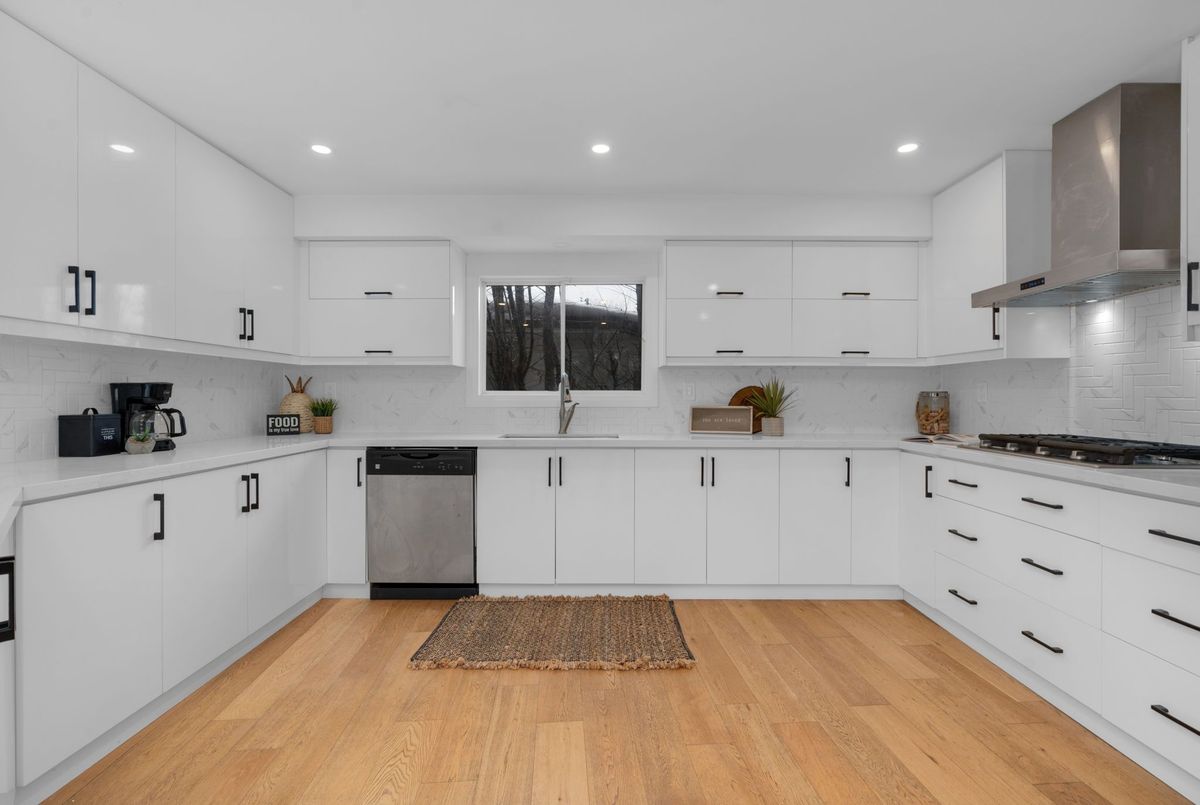 943 Barry Avenue Innisfil 943 Barry Avenue Innisfil