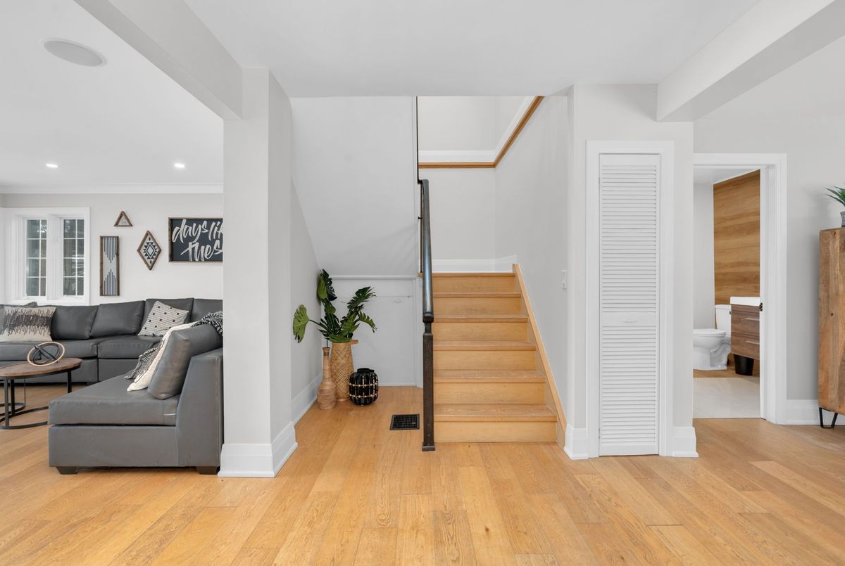 943 Barry Avenue Innisfil 943 Barry Avenue Innisfil