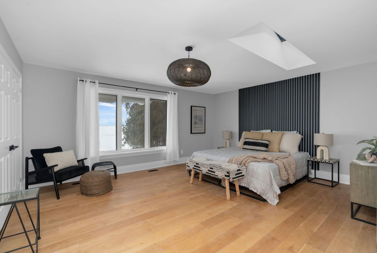 943 Barry Avenue Innisfil 943 Barry Avenue Innisfil