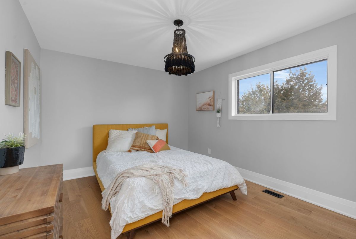 943 Barry Avenue Innisfil 943 Barry Avenue Innisfil