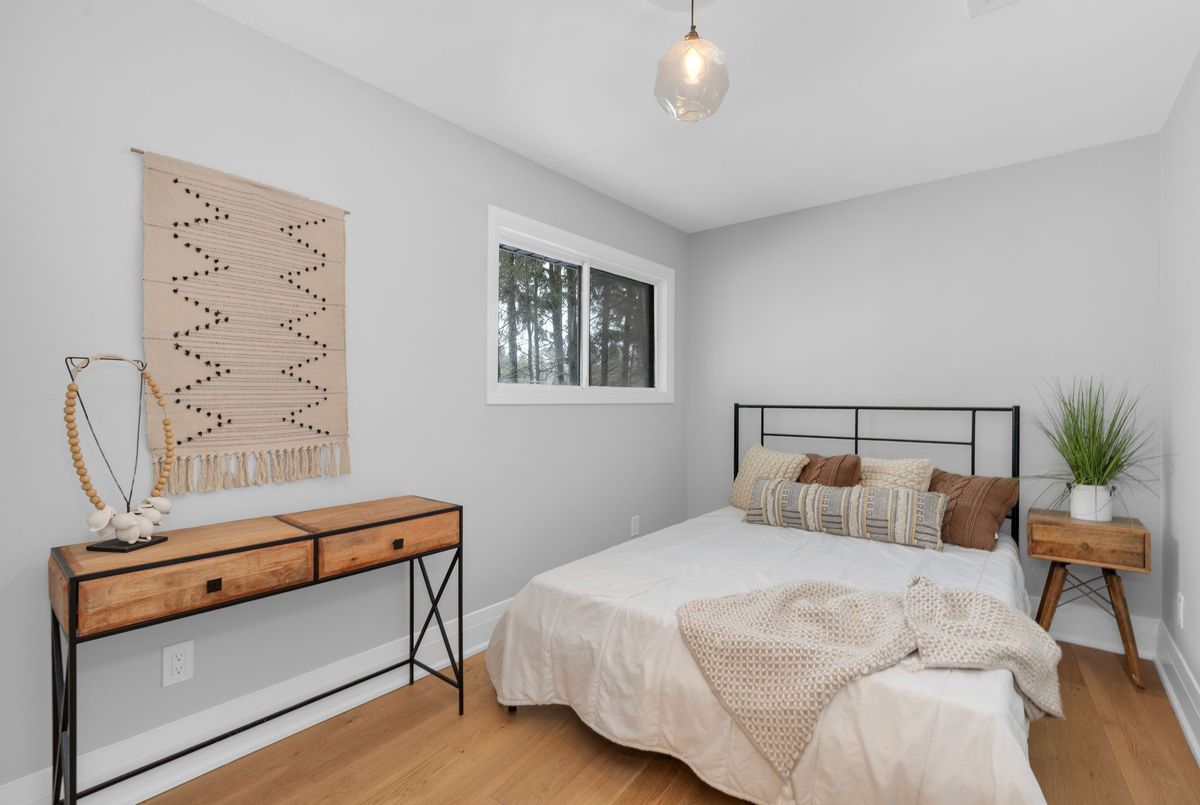 943 Barry Avenue Innisfil 943 Barry Avenue Innisfil