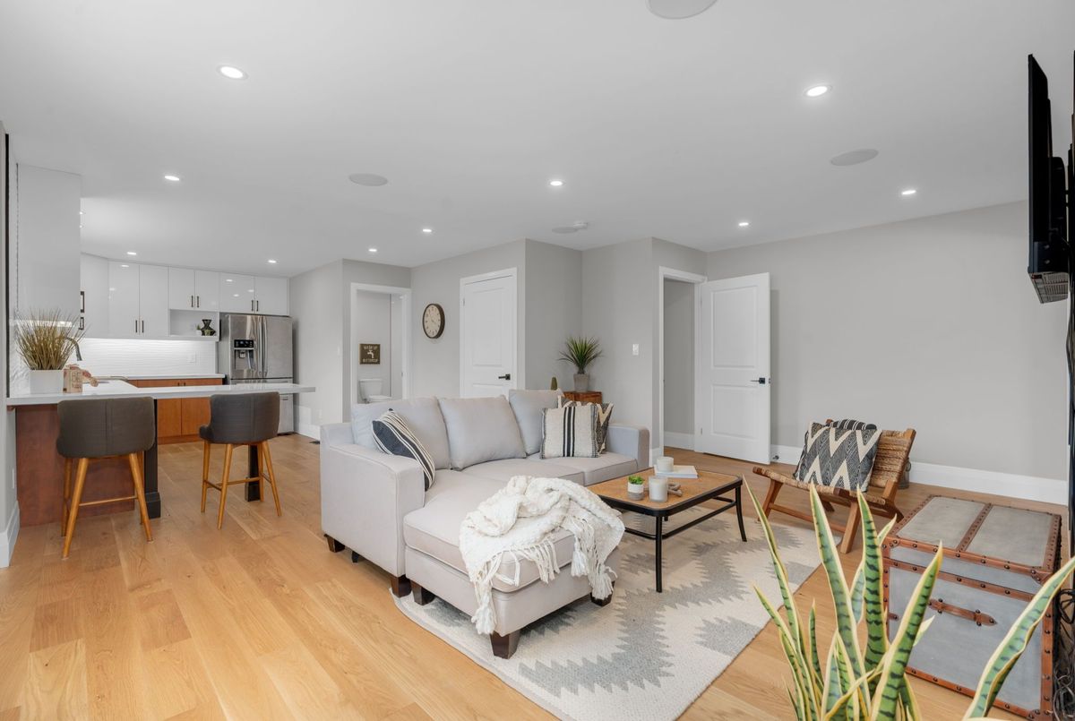 943 Barry Avenue Innisfil 943 Barry Avenue Innisfil