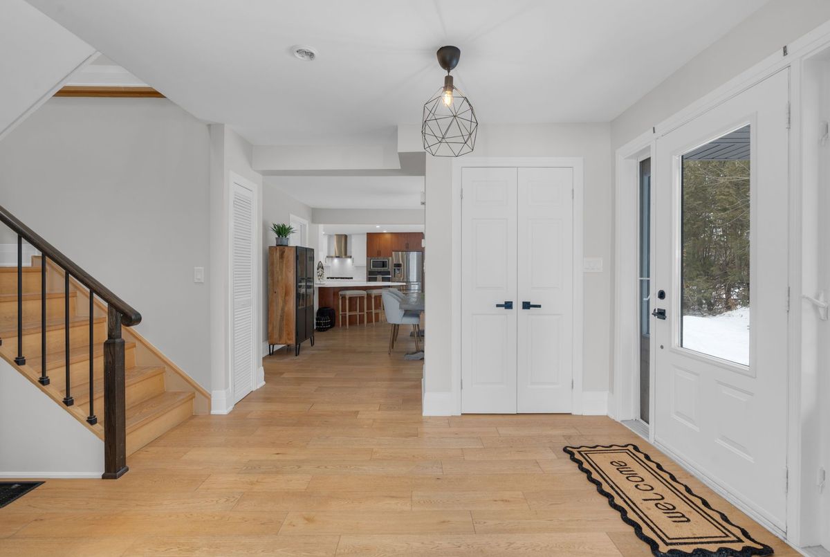 943 Barry Avenue Innisfil 943 Barry Avenue Innisfil