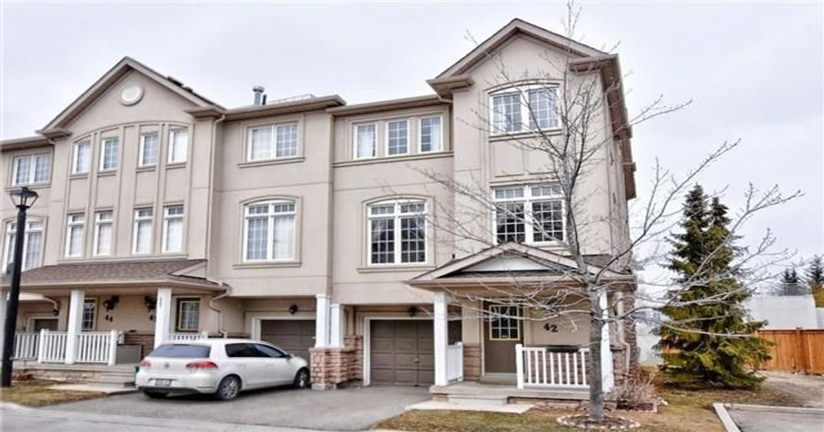 10 Post Oak Drive Richmond Hill
