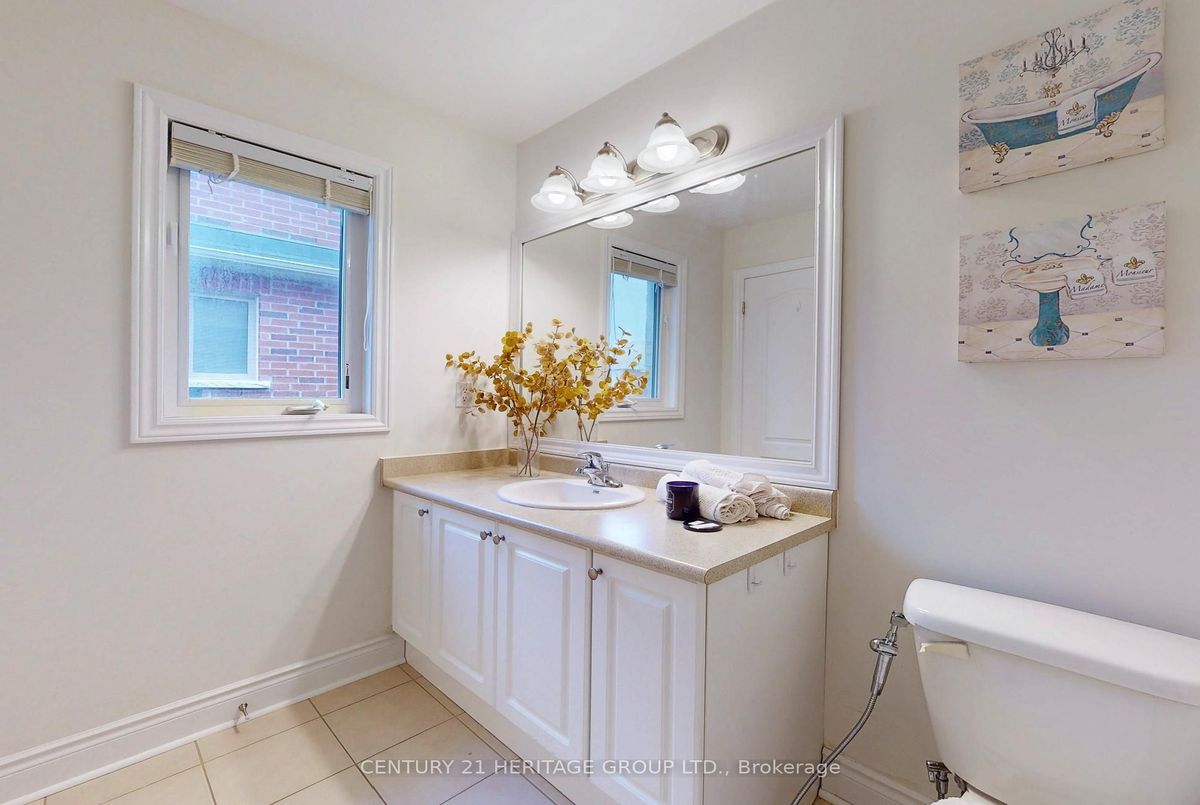 1062 Blackhall Crescent Newmarket 1062 Blackhall Crescent Newmarket