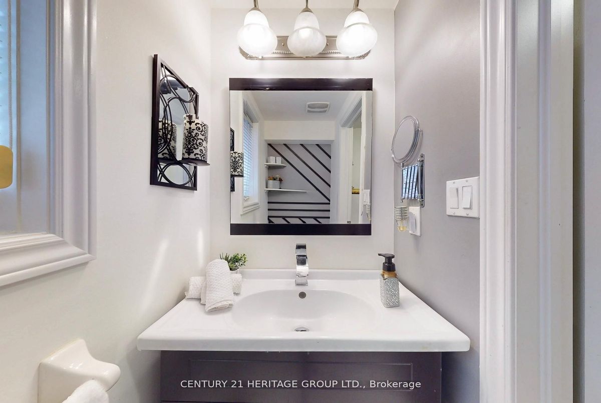 1062 Blackhall Crescent Newmarket 1062 Blackhall Crescent Newmarket