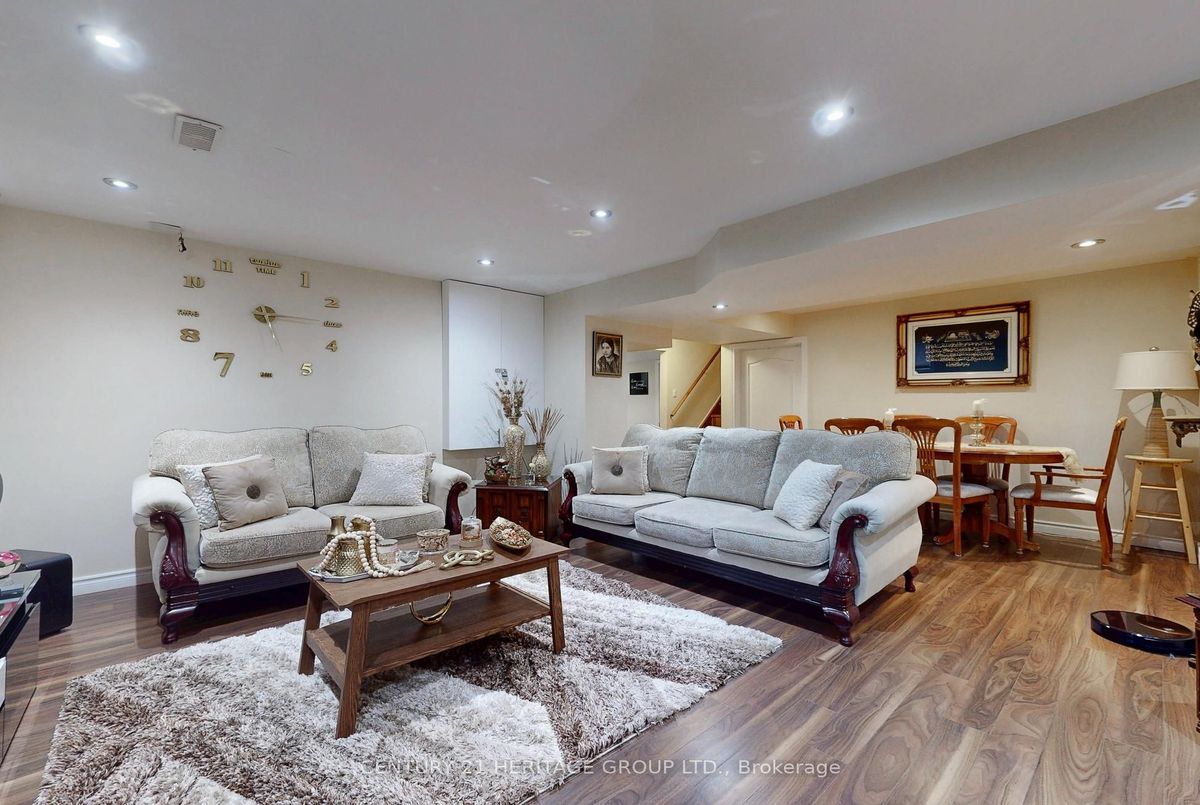 1062 Blackhall Crescent Newmarket 1062 Blackhall Crescent Newmarket