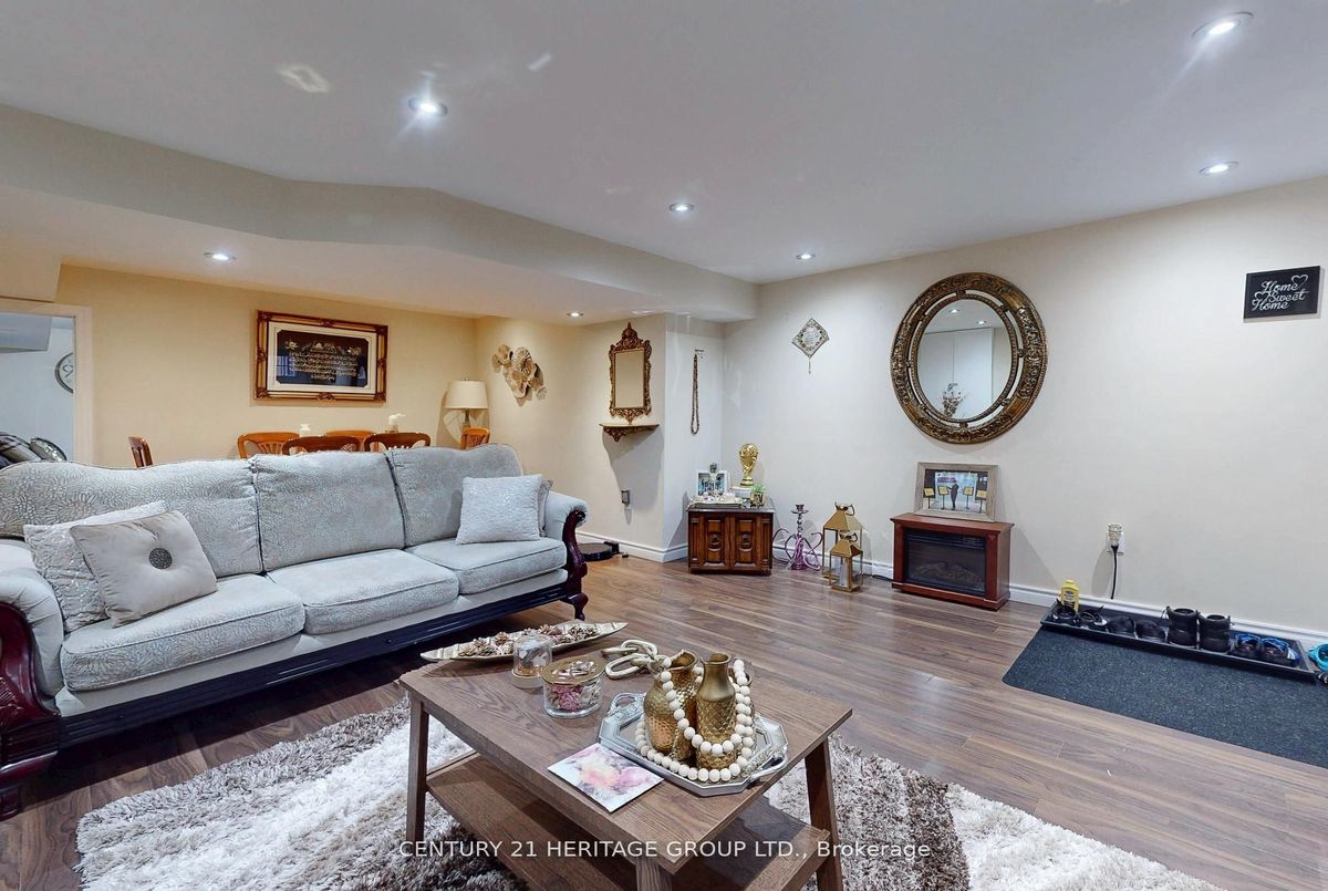 1062 Blackhall Crescent Newmarket 1062 Blackhall Crescent Newmarket