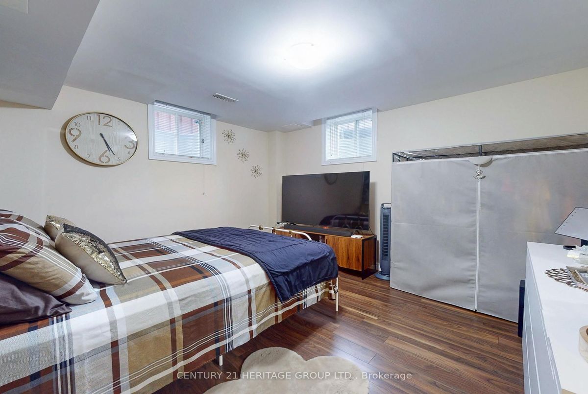 1062 Blackhall Crescent Newmarket 1062 Blackhall Crescent Newmarket