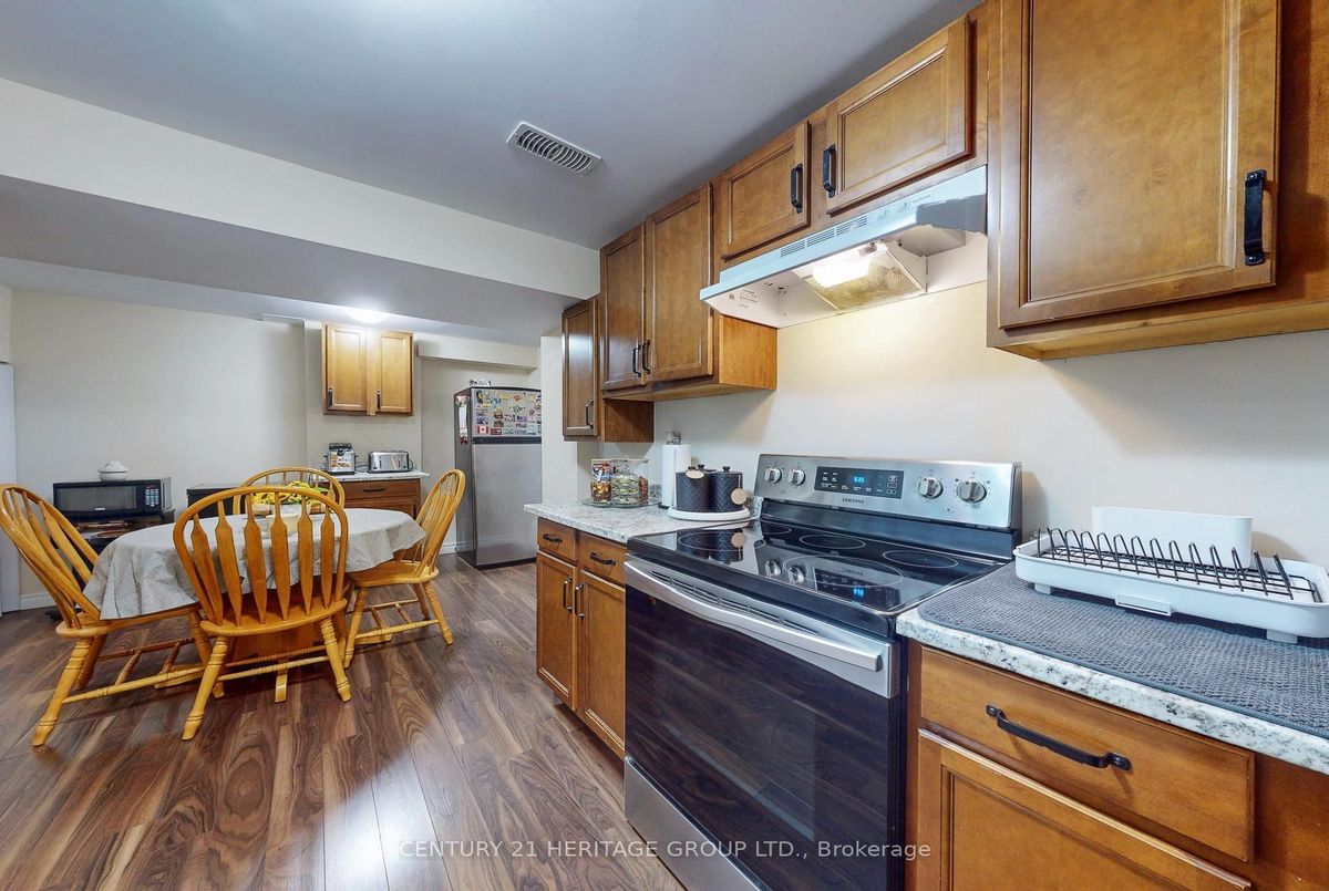 1062 Blackhall Crescent Newmarket 1062 Blackhall Crescent Newmarket