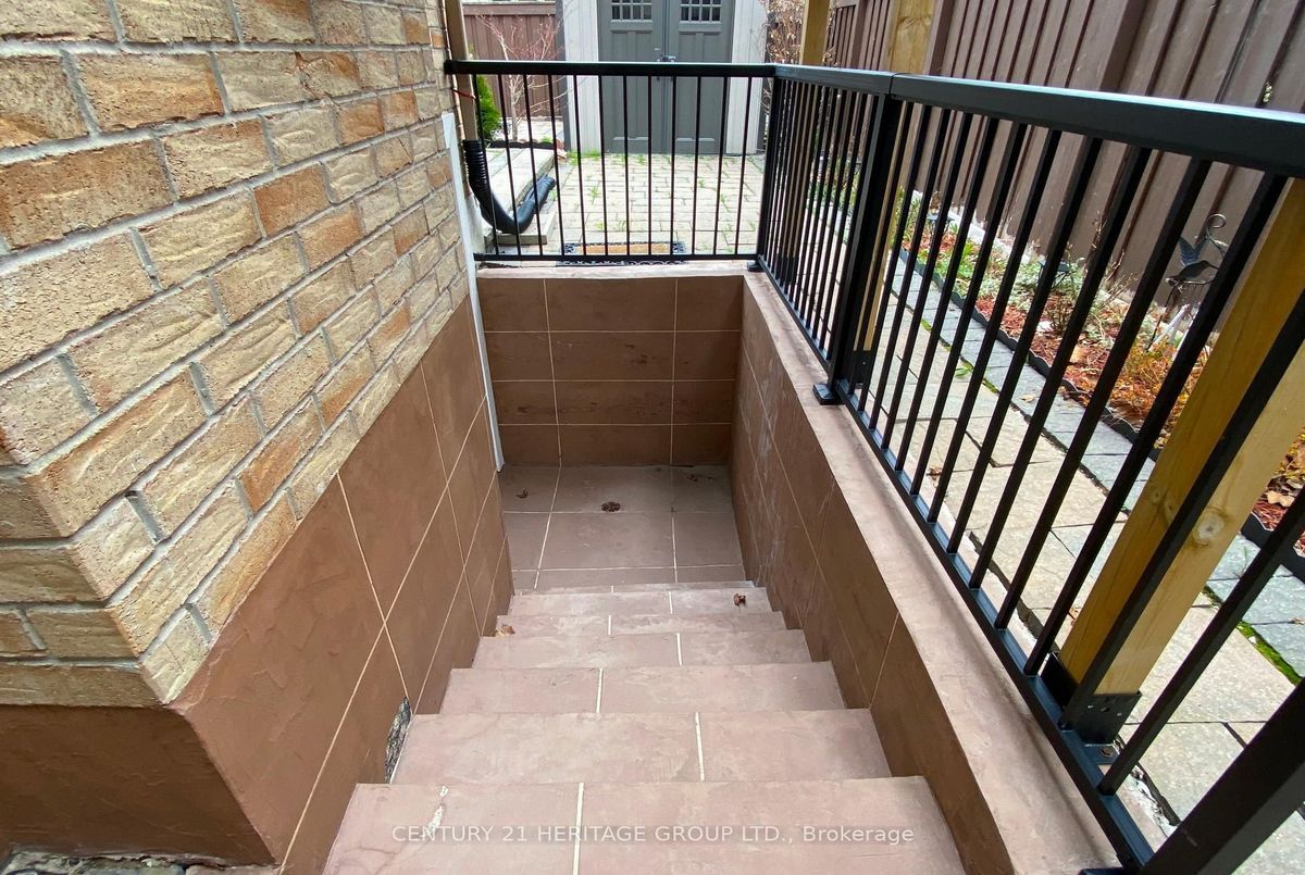 1062 Blackhall Crescent Newmarket 1062 Blackhall Crescent Newmarket