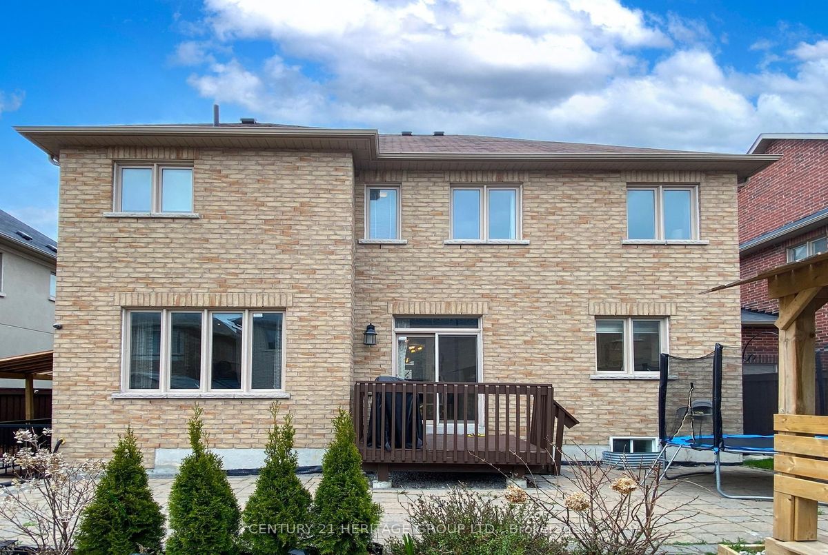 1062 Blackhall Crescent Newmarket 1062 Blackhall Crescent Newmarket