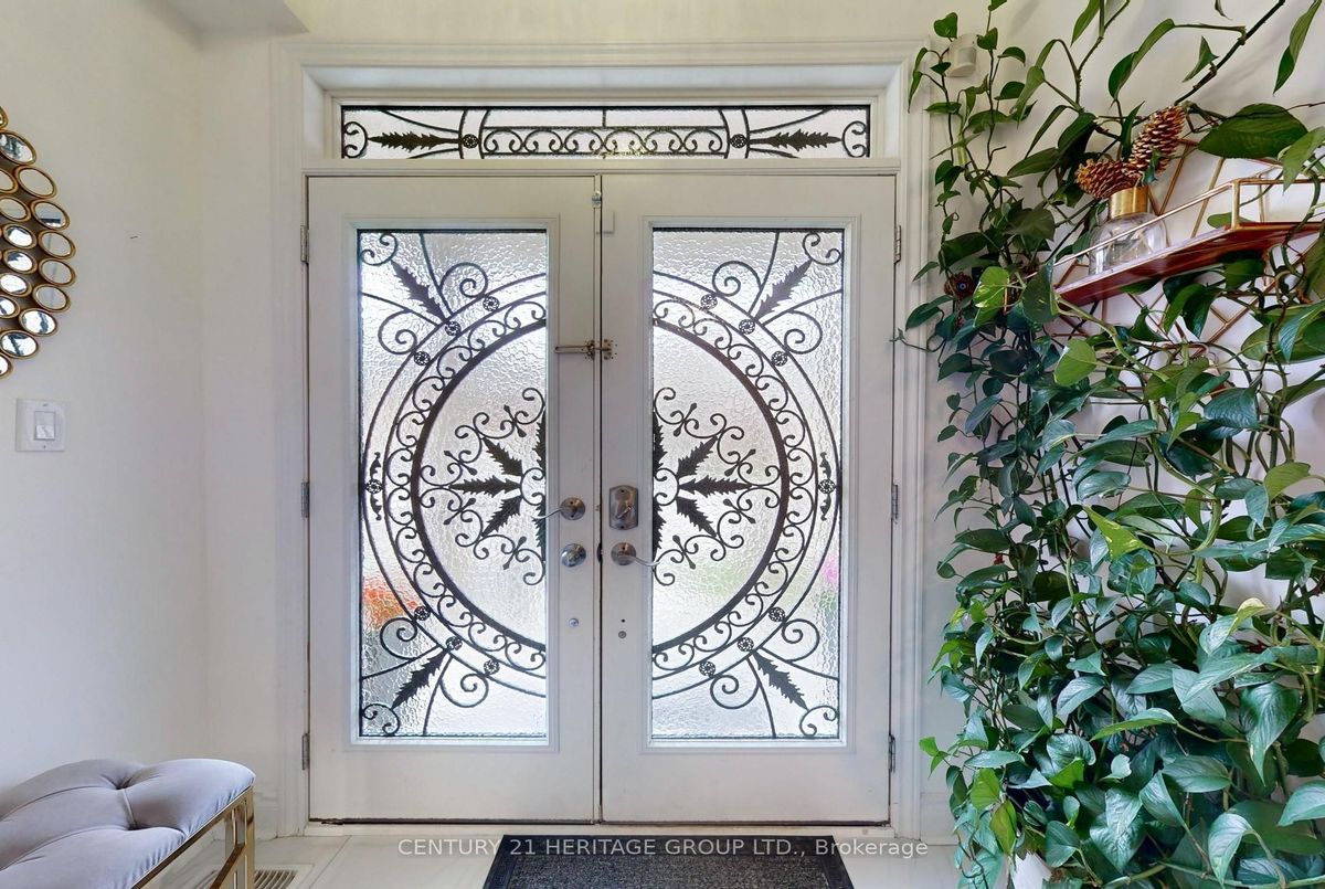 1062 Blackhall Crescent Newmarket 1062 Blackhall Crescent Newmarket