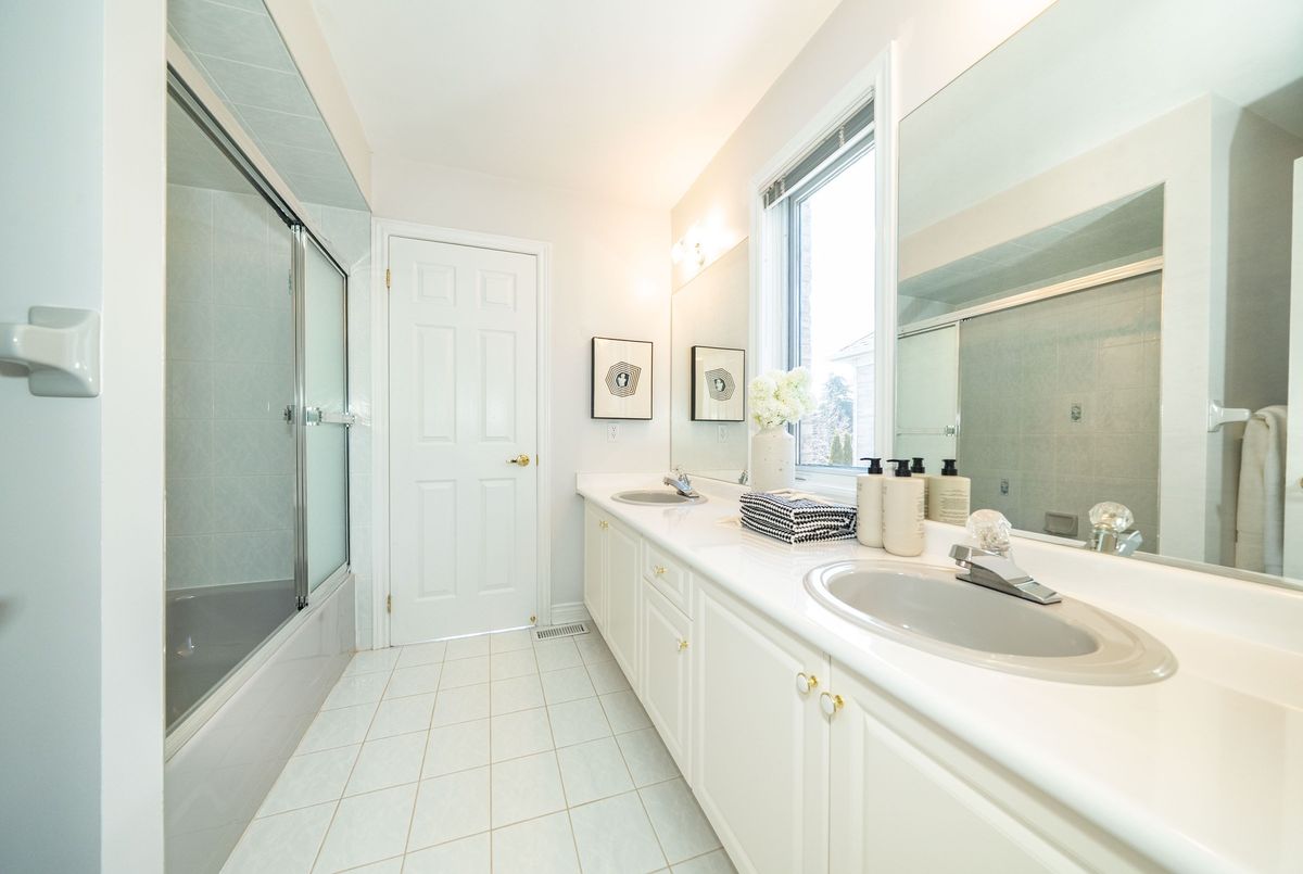 92 Springbrook Drive Richmond Hill 92 Springbrook Drive Richmond Hill