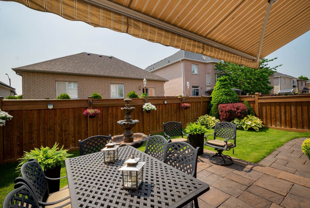 16 Saint Clare Boulevard Vaughan 16 Saint Clare Boulevard Vaughan