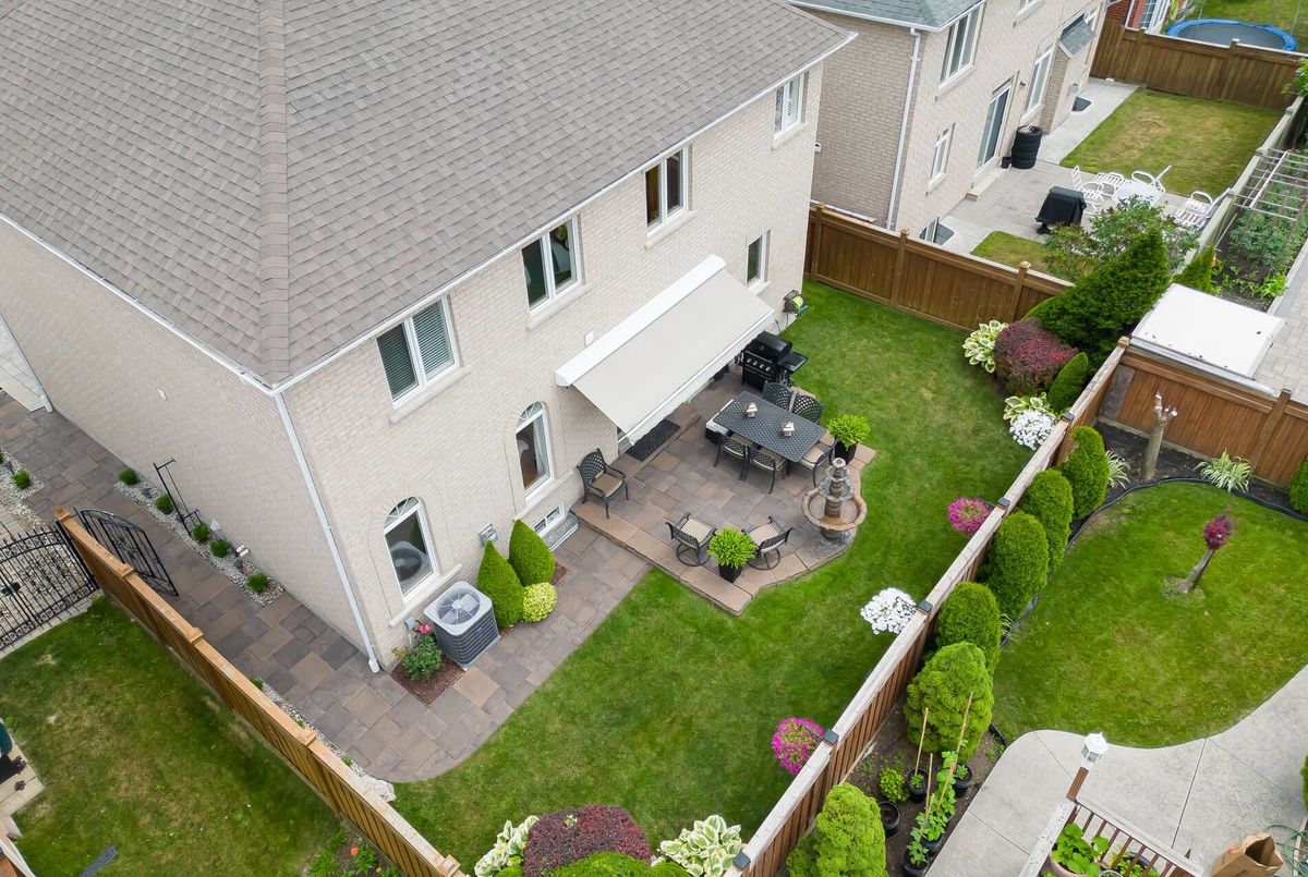 16 Saint Clare Boulevard Vaughan 16 Saint Clare Boulevard Vaughan