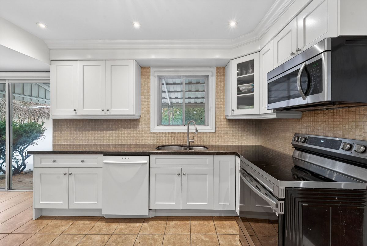 215 Grandview Avenue Markham 215 Grandview Avenue Markham