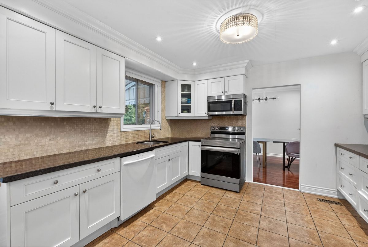 215 Grandview Avenue Markham 215 Grandview Avenue Markham