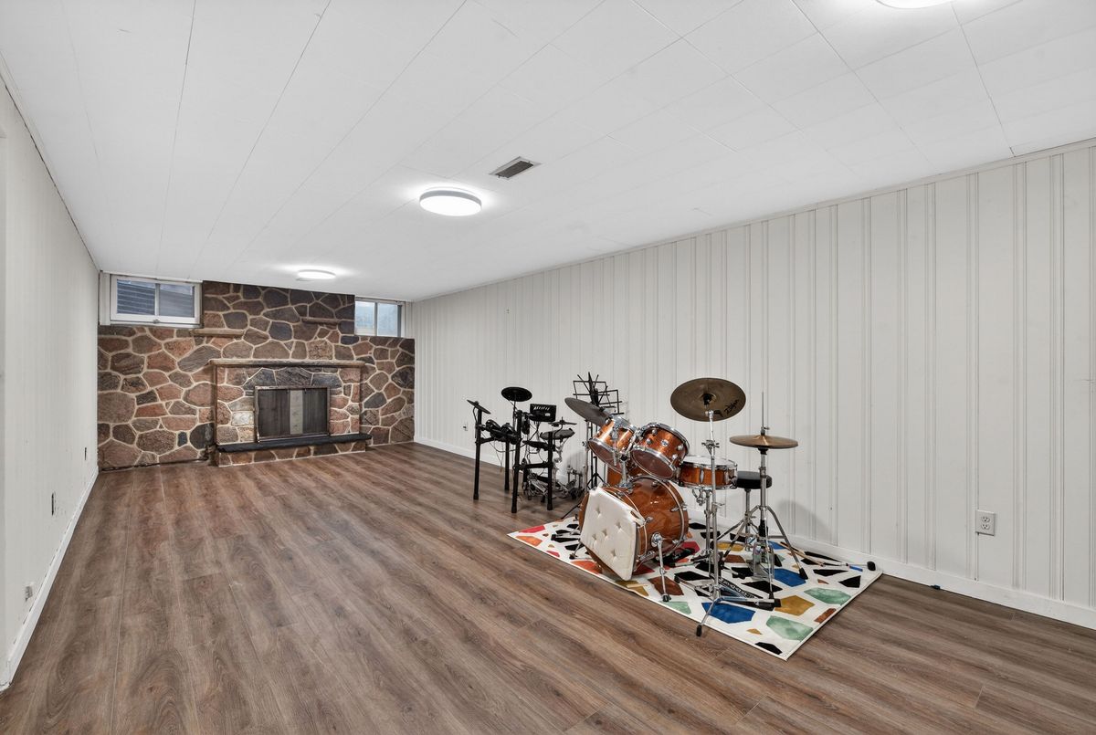 215 Grandview Avenue Markham 215 Grandview Avenue Markham