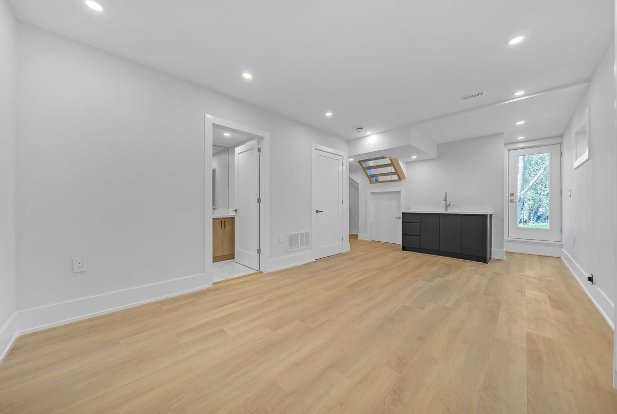 6030 Hillsdale Drive Whitchurch-Stouffville 6030 Hillsdale Drive Whitchurch-Stouffville