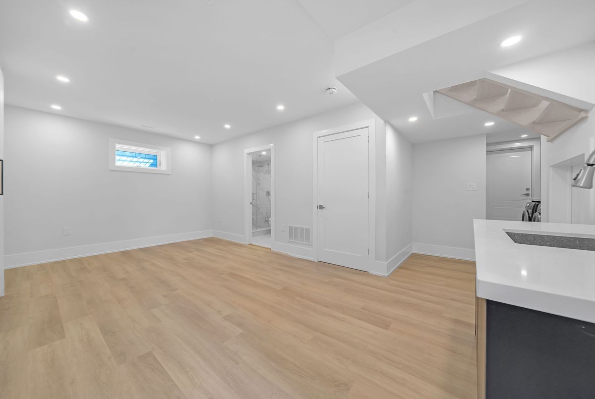 6030 Hillsdale Drive Whitchurch-Stouffville 6030 Hillsdale Drive Whitchurch-Stouffville