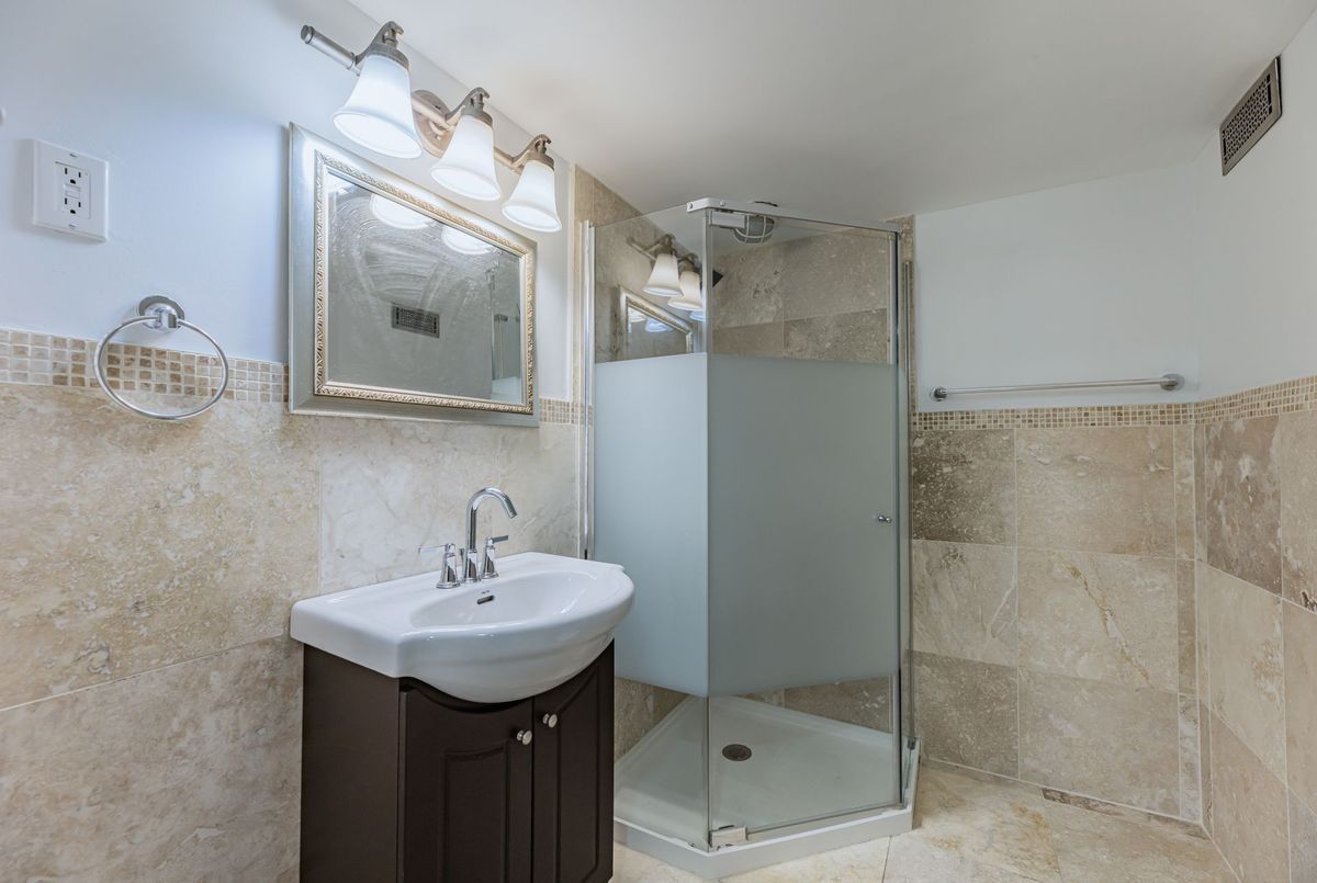 180 Blue Willow Drive Vaughan 180 Blue Willow Drive Vaughan