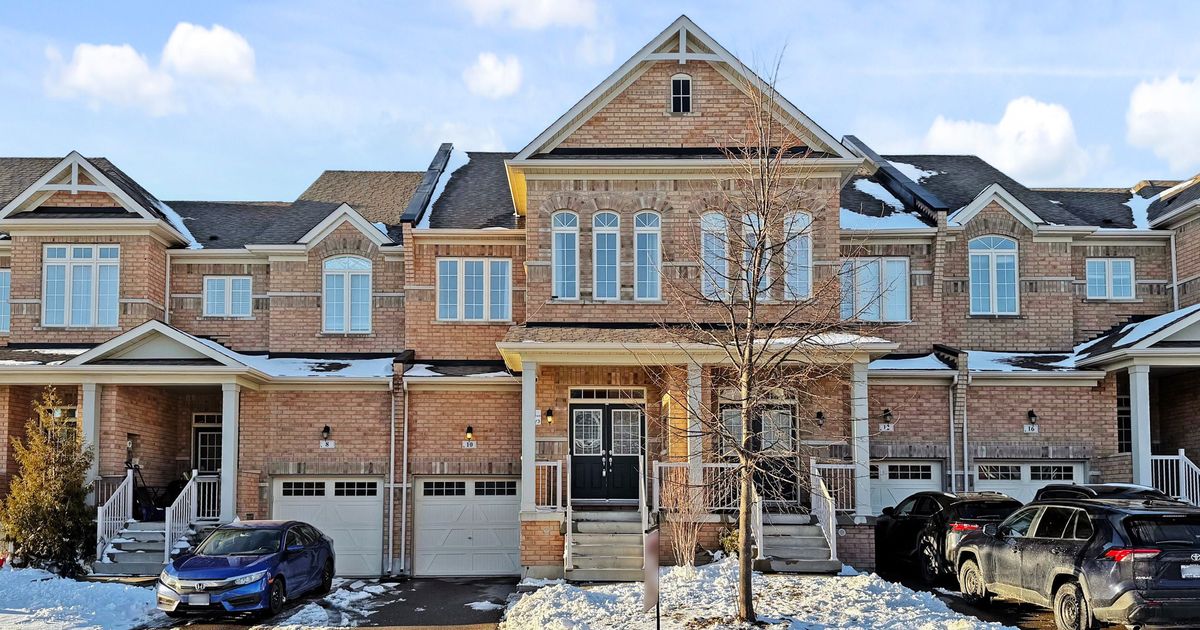 10 Gower Drive Aurora