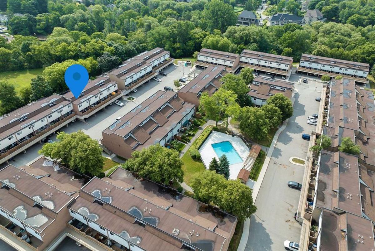 219 Milestone Crescent Aurora 219 Milestone Crescent Aurora