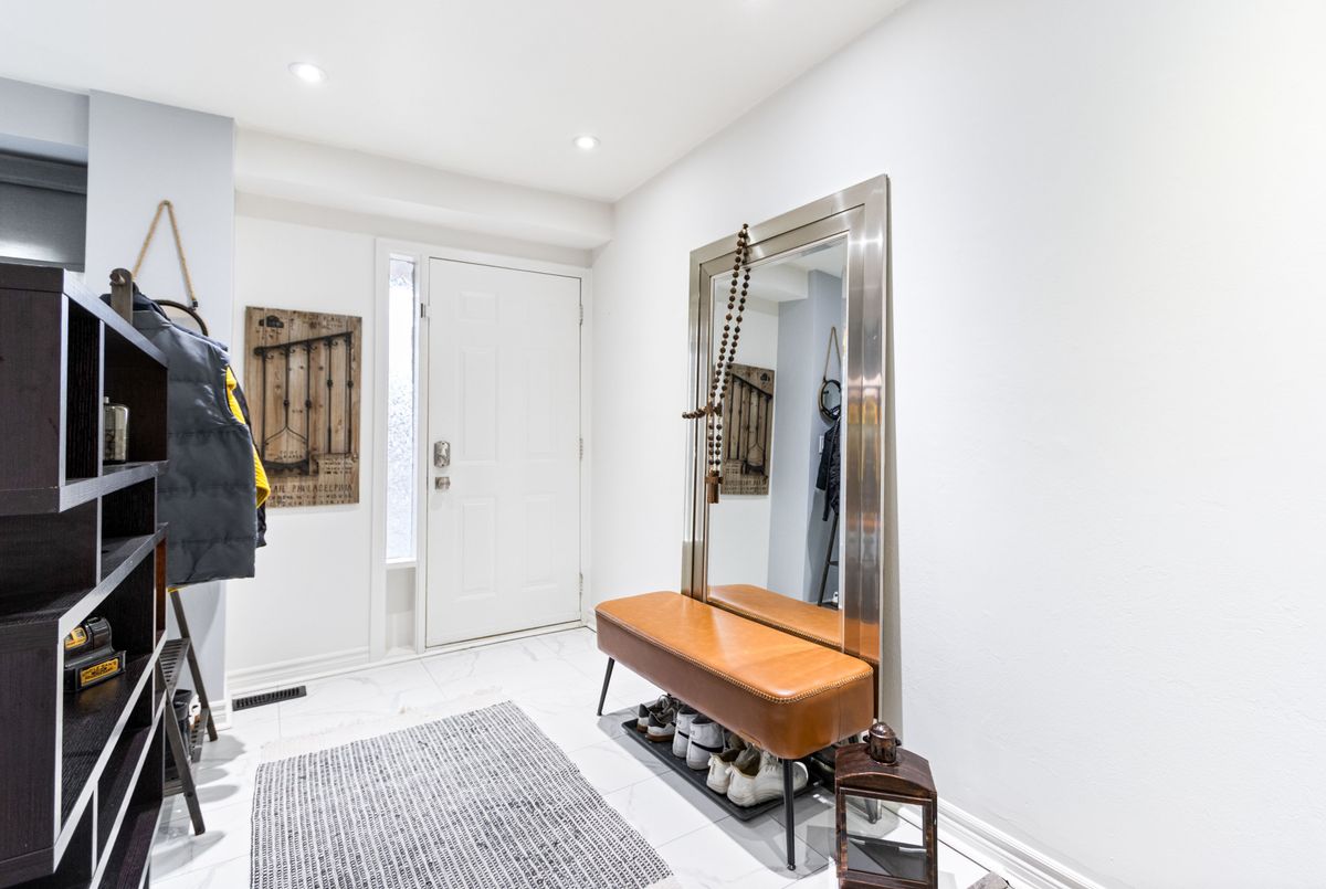 219 Milestone Crescent Aurora 219 Milestone Crescent Aurora