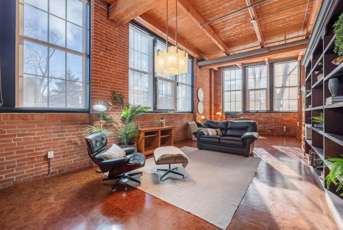 543 Timothy Street Newmarket 543 Timothy Street Newmarket