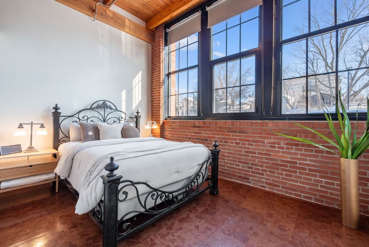 543 Timothy Street Newmarket 543 Timothy Street Newmarket