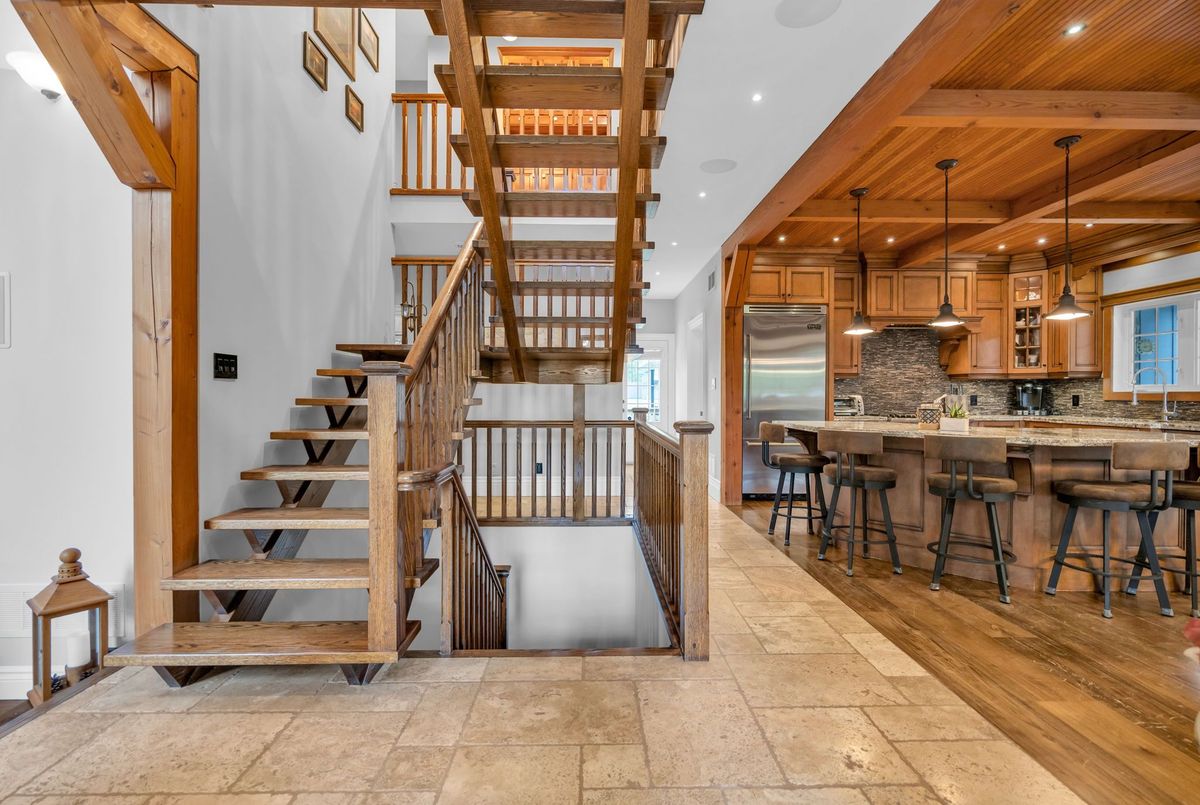 515 Lake Drive E Georgina 515 Lake Drive E Georgina