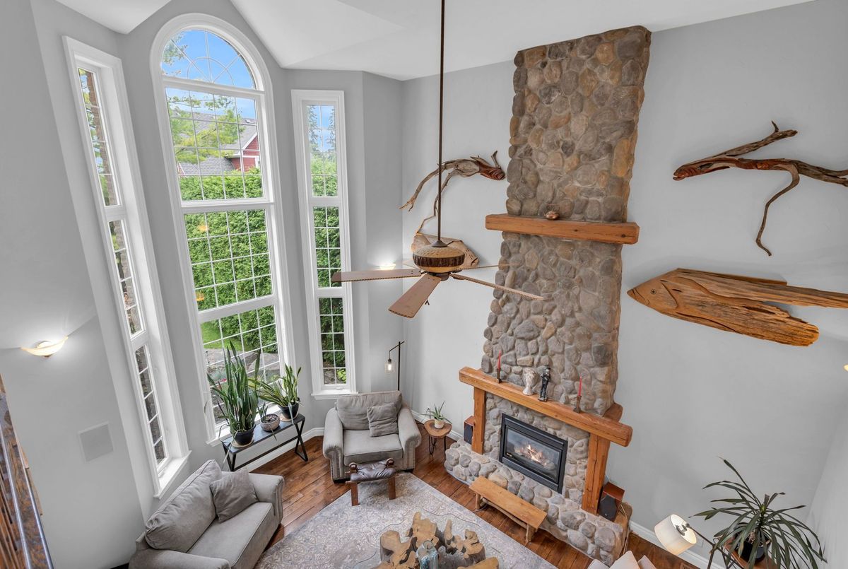 515 Lake Drive E Georgina 515 Lake Drive E Georgina