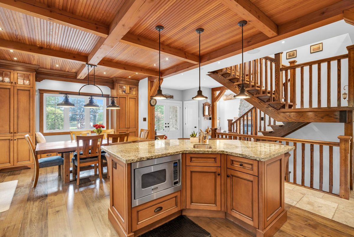 515 Lake Drive E Georgina 515 Lake Drive E Georgina