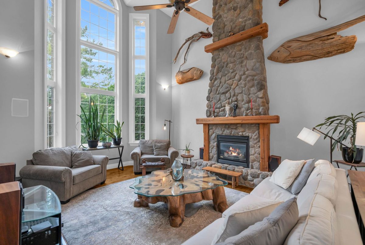 515 Lake Drive E Georgina 515 Lake Drive E Georgina